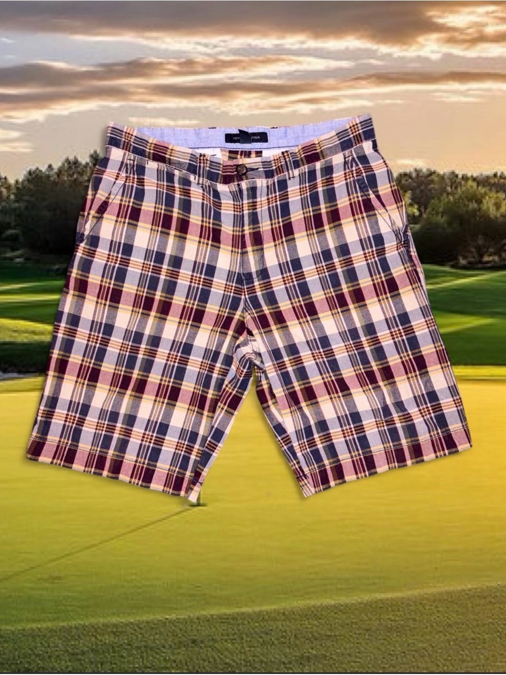 Tommy Hilfiger multicolored plaid shorts size 33